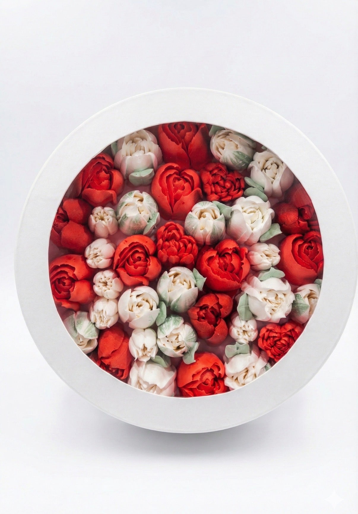 M size premium round box “Cupid’s Garden”